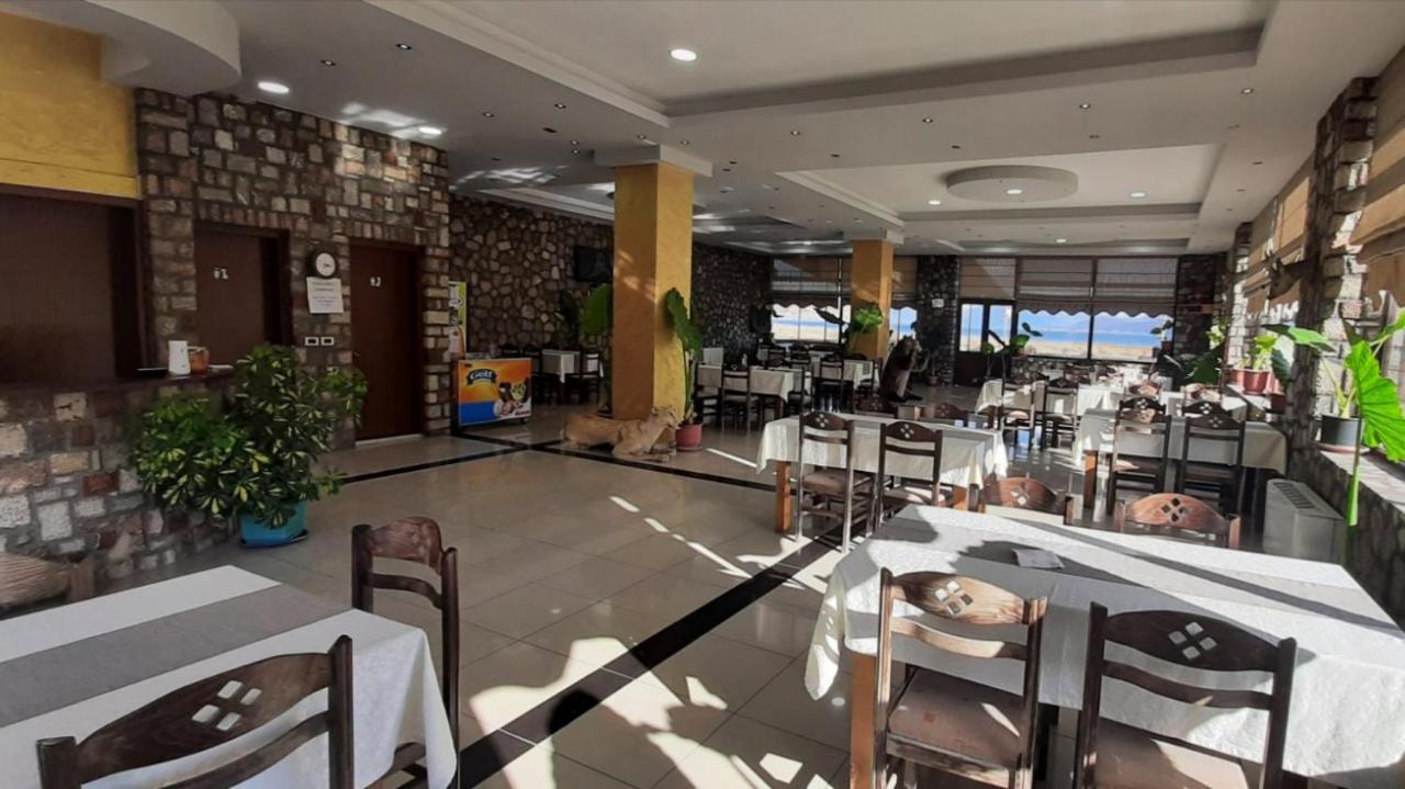 Hotel Restaurant Aleksander Korce Bagian luar foto